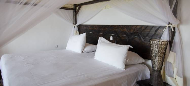 卡约韦湖景宁静房间小屋(Room-Serene Lake View Lodge in Kayove, R)图片