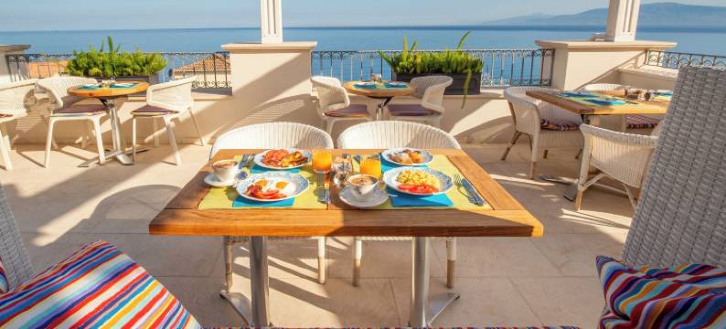 短笛大酒店(Piccolo Grand Hotel)图片