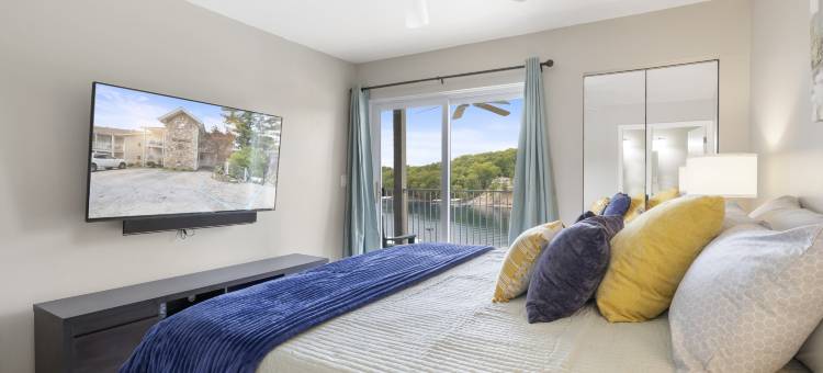 Spacious Deck and Breathtaking Views - Stunning Serene Retreat图片