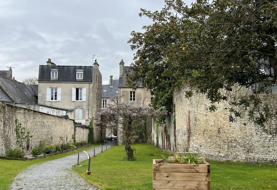 Belle Normandy Hotel Overview