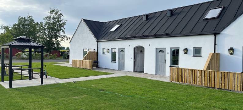 马拉胡森塞梅斯特比奥斯特伦 - 小屋 & 农场套房(Mälarhusen Semesterby Österlen - Stugor & Gårdssviter)图片