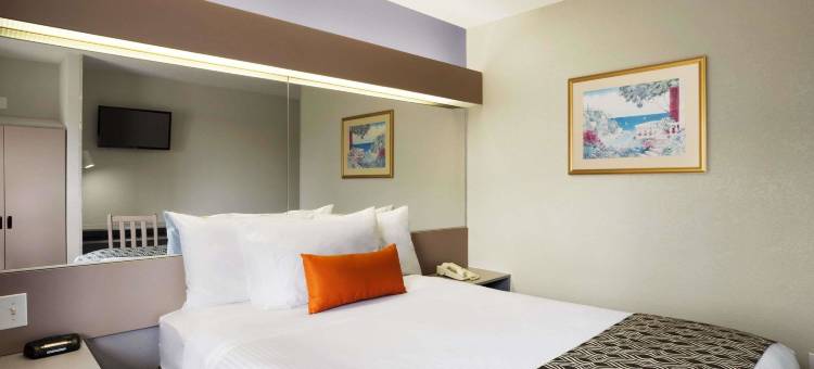 Microtel Inn & Suites by Wyndham Louisville East图片