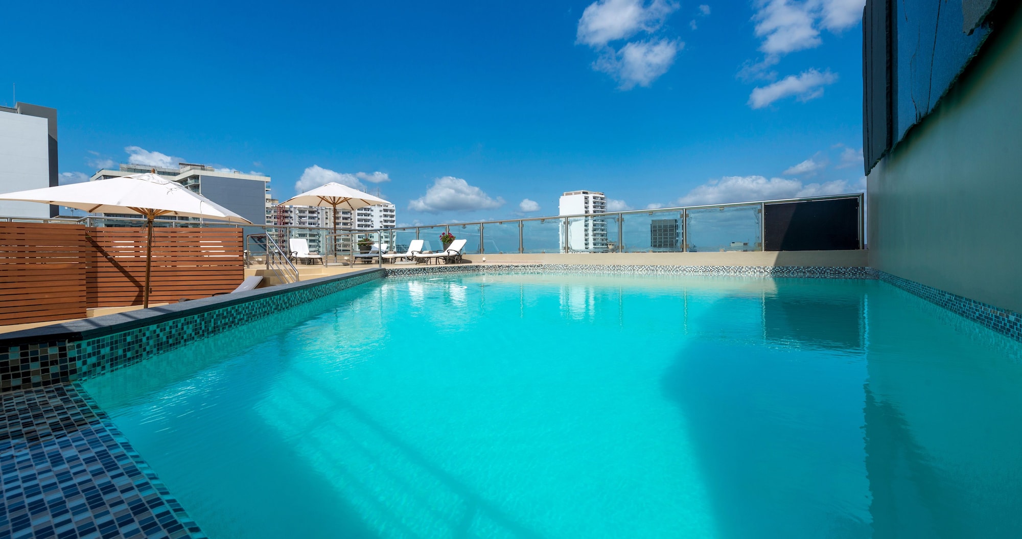 Hotel Avenida Over view