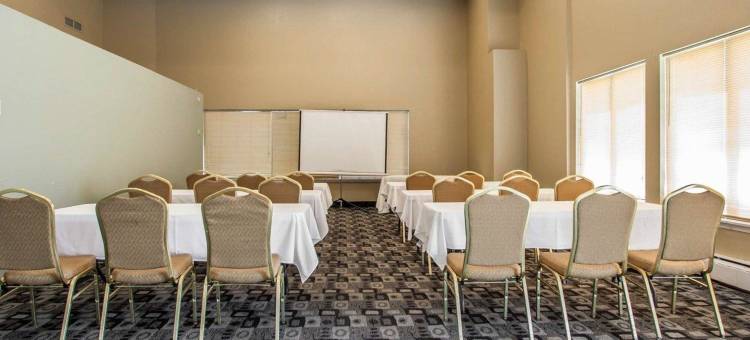 密尔沃基机场罗德威旅馆及套房(Rodeway Inn & Suites Milwaukee Airport)图片