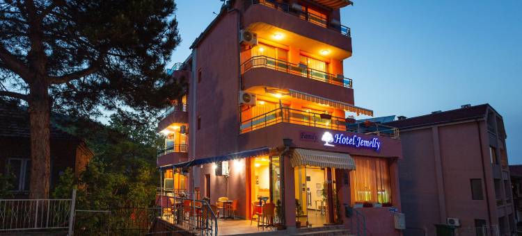 杰梅利酒店(Family Hotel Jemelly)图片