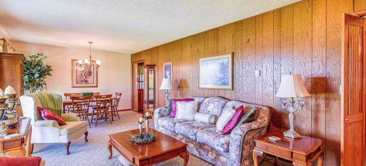 Russell Springs度假胜地，距离坎伯兰湖10英里！(Russell Springs Getaway, 10 Mi to Lake Cumberland!)图片