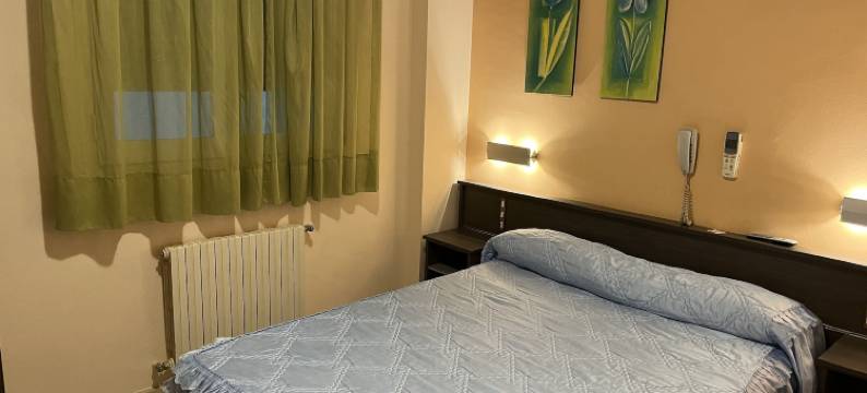 别墅青年旅舍(Hostal la Vila)图片