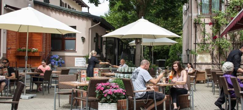 坦格尔明德施沃泽阿德勒酒店(Hotel Schwarzer Adler Tangermünde)图片