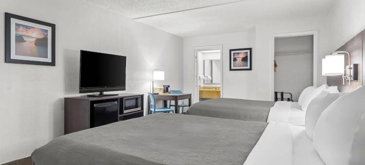 品质酒店及套房-热带风情球场(Quality Inn & Suites at Tropicana Field)图片