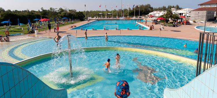 Apartment in Albarella near Sandy Beach图片