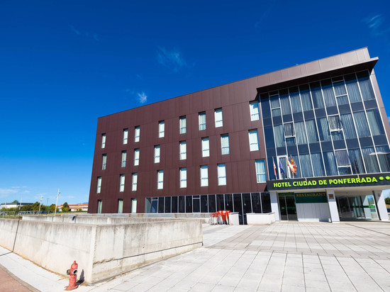 蓬费拉达城市酒店，Ascend 酒店精选