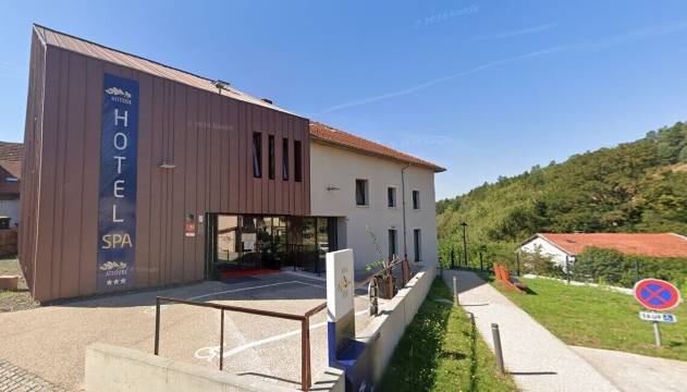 皮埃尔-佩尔塞高地及温泉酒店(Logis Hôtel Altitude et Spa Pierre-Percée)