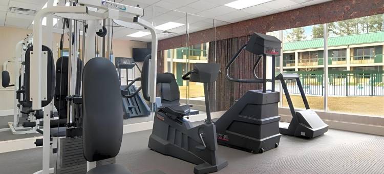 华纳罗宾斯华美达套房酒店(Ramada by Wyndham & Suites Warner Robins)图片