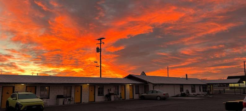 鲍威尔JET汽车旅馆(Powell JET Motor Inn)图片