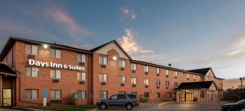 德梅因机场戴斯套房酒店(Days Inn & Suites by Wyndham des Moines Airport)图片