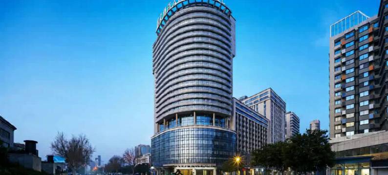 武汉江汉路江汉关江景亚朵酒店图片