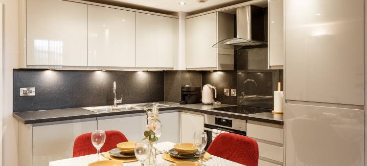 Mezzanine Apt   Free Parking   Near Bradford Centre   Leeds图片