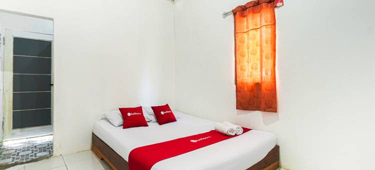 红多兹酒店Pondok Diana-Ujung Genteng海滩4(RedDoorz @ Pondok Diana Pantai Ujung Genteng 4)图片