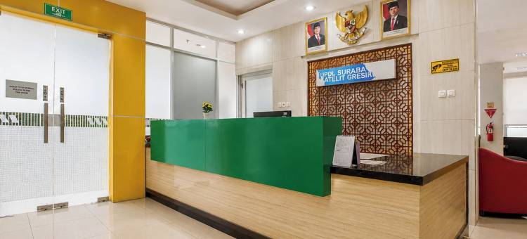 达玛库龙橡树镇屋酒店(Townhouse Oak Hotel Damar Kurung)图片