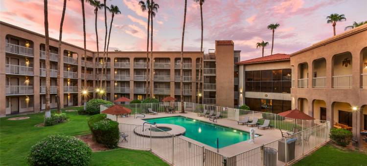 斯科特斯德雷鸟贝斯特韦斯特优质套房酒店(Best Western Plus Scottsdale Thunderbird Suites)图片