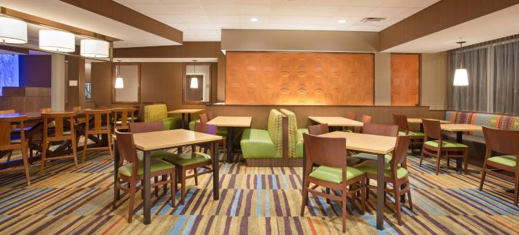 伯灵顿万枫酒店及套房(Fairfield Inn & Suites Burlington)图片