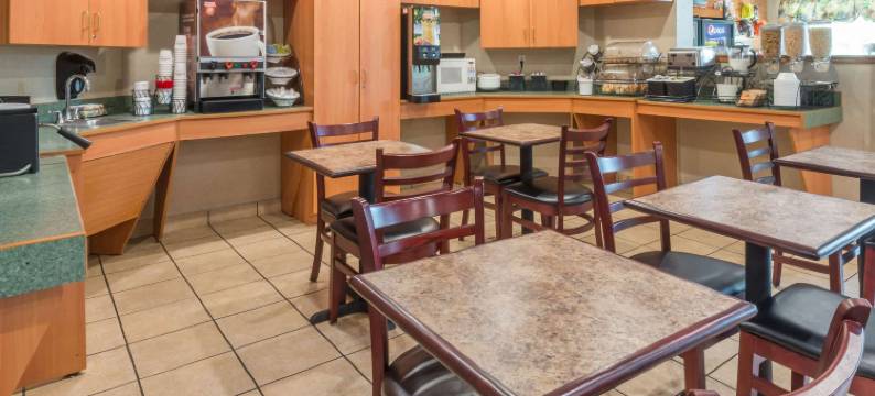 安卡斯维尔温德姆麦客达套房酒店(Microtel Inn & Suites by Wyndham Uncasville Casino Area)图片