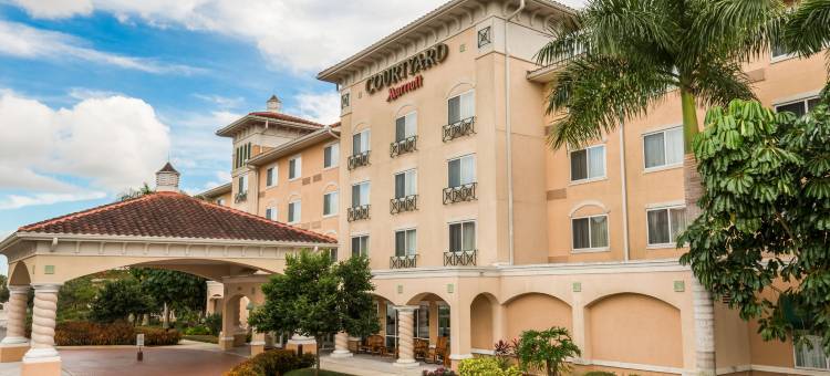 迈尔斯堡75号州际公路及湾岸中心万怡酒店(Courtyard Fort Myers at I-75 and Gulf Coast Town Center)图片