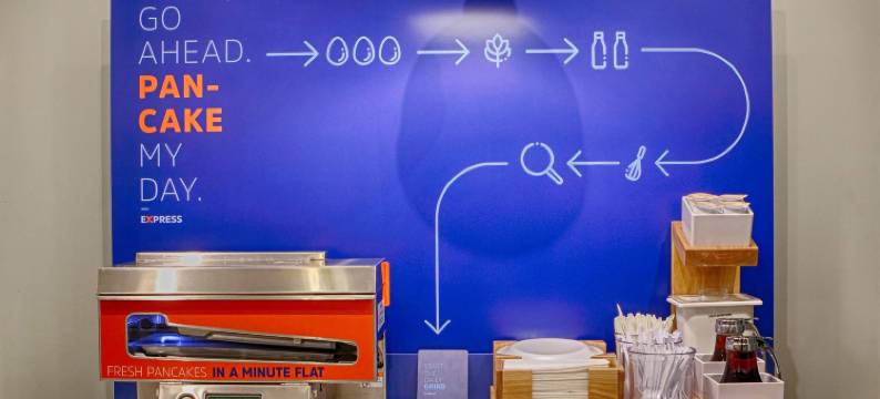 HOLIDAY INN EXP STES CLUTE SW图片