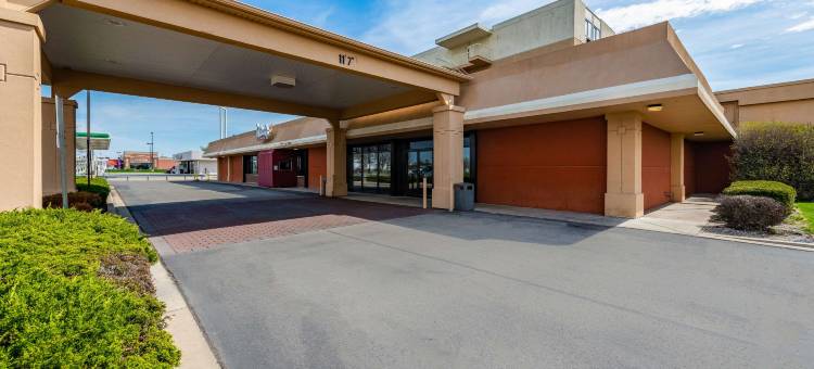 波旁内斯布拉德利凯艺酒店(Quality Inn Bradley- Bourbonnais)图片