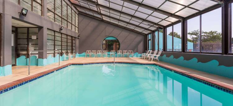 威廉姆斯堡豪生酒店(Howard Johnson by Wyndham Williamsburg)图片