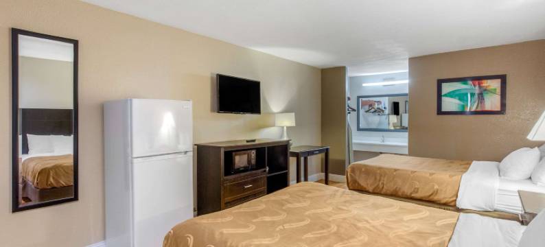 内德兰阿瑟港凯艺套房酒店(Quality Inn & Suites Port Arthur - Nederland)图片