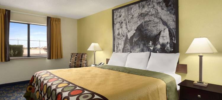 卡尔斯巴速8酒店(Super 8 by Wyndham Carlsbad)图片