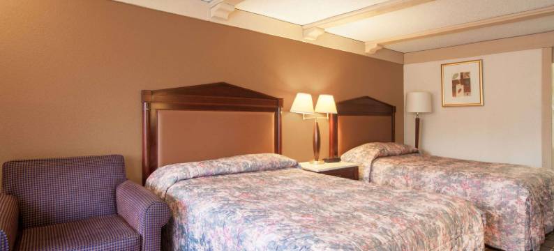 格林斯堡骑士酒店(Knights Inn Greensburg)图片