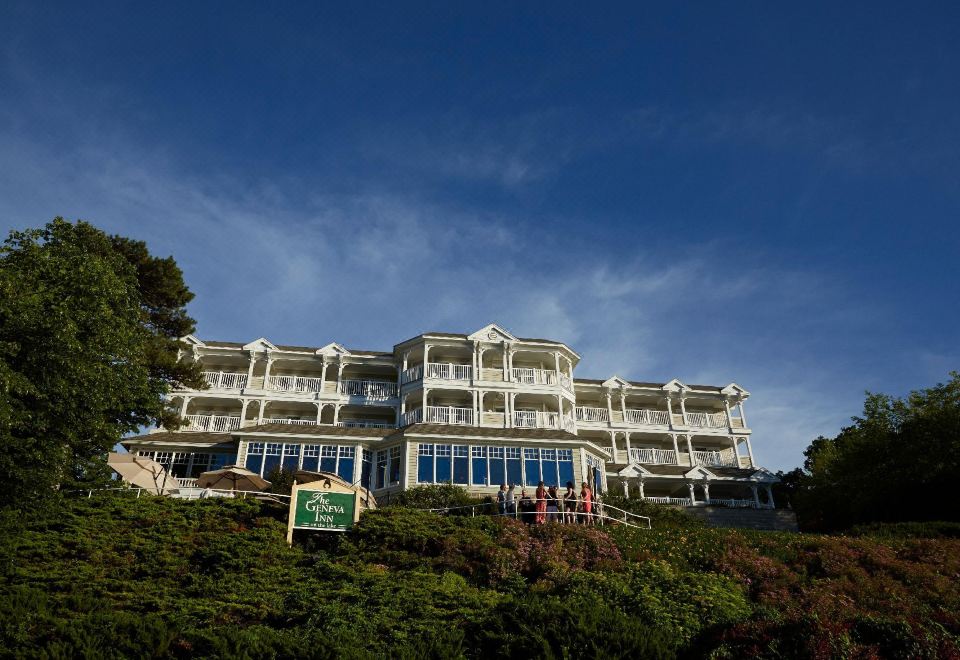 The Geneva Inn Over view