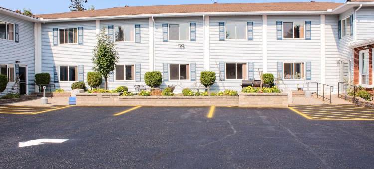 彭布罗克温德姆速 8 酒店(Super 8 by Wyndham Pembroke)图片