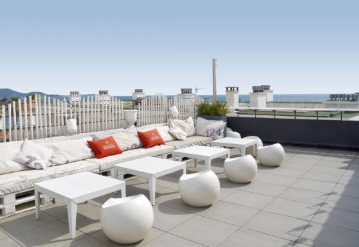 Hôtel les Voiles Hotel Overview