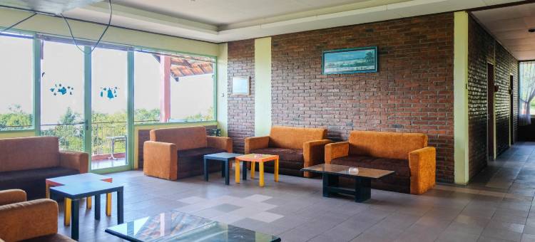 红多兹伊斯兰酒店-近科彭树顶探险园(RedDoorz Syariah Near Kopeng Treetop Adventure)图片
