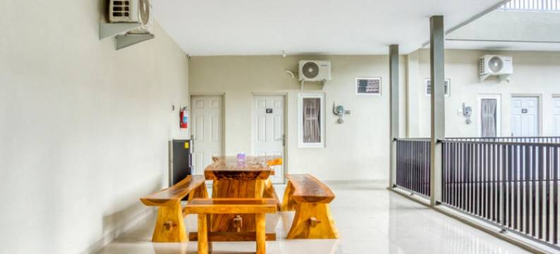 红多兹酒店@雅加尔普勒姆布兰2号(RedDoorz @ Plemburan Jakal 2)图片