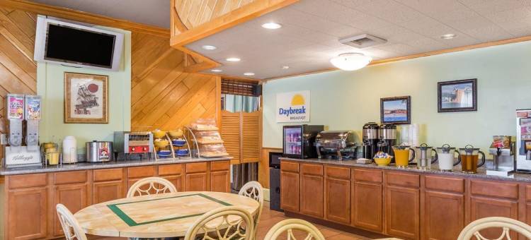 彭萨科拉-历史市中心戴斯酒店(Days Inn by Wyndham Pensacola - Historic Downtown)图片