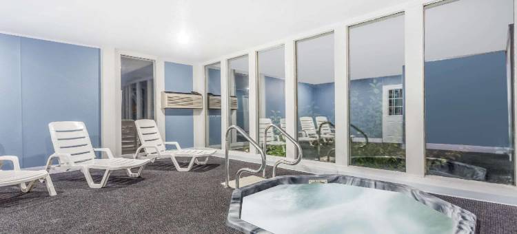 普拉特维尔速8酒店(Super 8 by Wyndham Platteville)图片