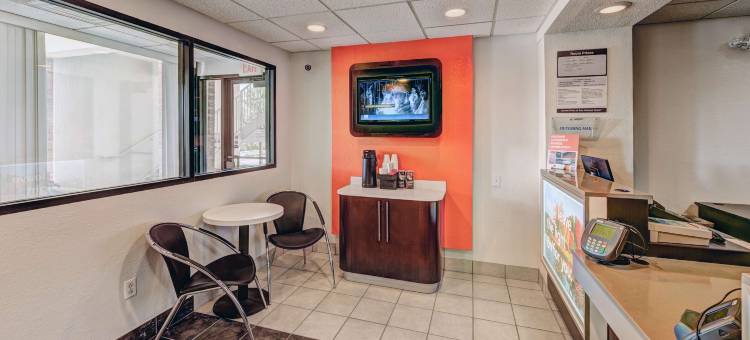 新伦敦6号汽车旅馆 - 奈安蒂克(Motel 6 Niantic, CT - New London)图片