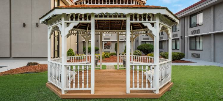 红屋顶酒店彩绘邮政(Red Roof Inn Painted Post)图片