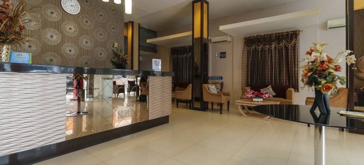 红门酒店普拉斯@望加锡格兰德波普勒酒店(Collection O Losari Near Pantai Losari Formerly Hotel Grand Populer)图片