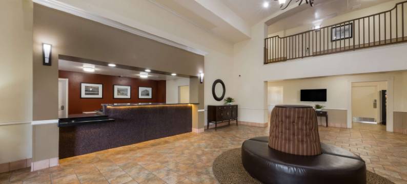 萨利纳斯谷贝斯特韦斯特优质套房酒店(Best Western Plus Salinas Valley Inn  Suites)图片
