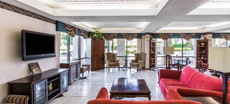 克拉丽奥波因特I-75福赛思酒店(Clarion Pointe Forsyth I-75)图片