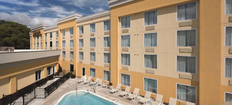 林奇堡自由大学拉昆塔温德姆套房酒店(La Quinta Inn & Suites by Wyndham Lynchburg at Liberty Univ.)图片