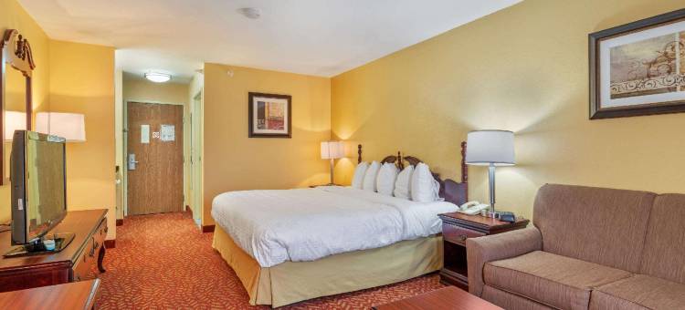 克利尔莱克广场贝斯特韦斯特酒店(Best Western Clearlake Plaza)图片