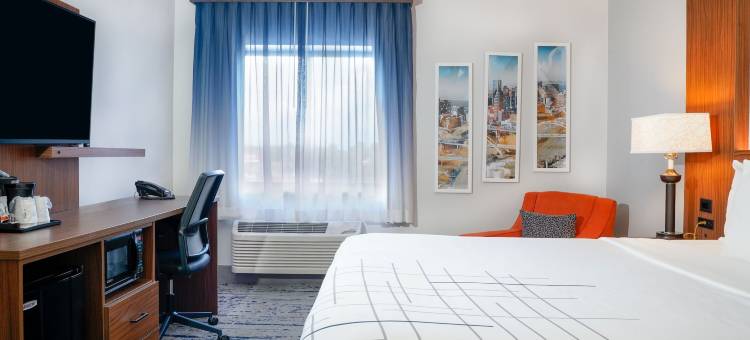 纳什维尔机场拉昆塔温德姆套房酒店(La Quinta Inn & Suites by Wyndham Nashville Airport)图片