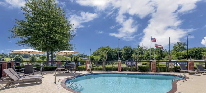 拉尼尔湖/盖恩斯维尔贝斯特韦斯特优质套房酒店(Best Western Plus Lake Lanier Gainesville Hotel  Suites)图片