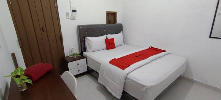 楠榜库布塞勒姆红多兹酒店(RedDoorz at Kubu Selem Lampung)图片